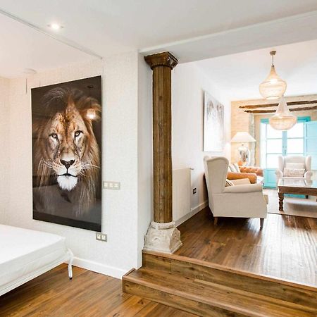 Revitalized Apartment In Historical Building Girona Exterior foto