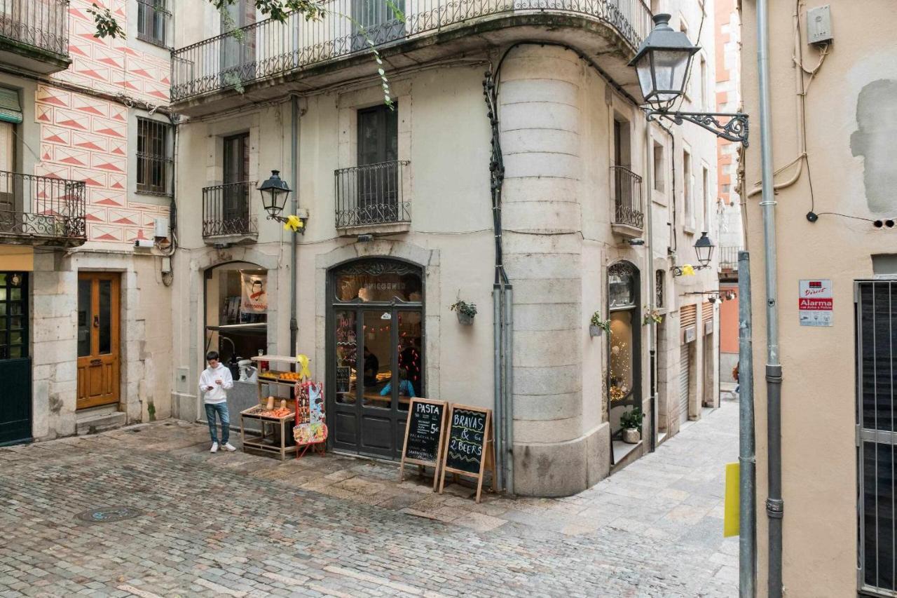 Revitalized Apartment In Historical Building Girona Exterior foto