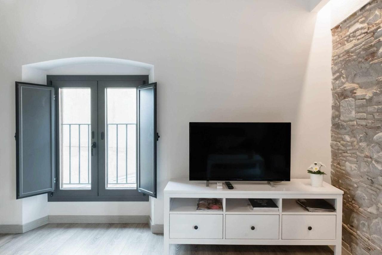 Revitalized Apartment In Historical Building Girona Exterior foto
