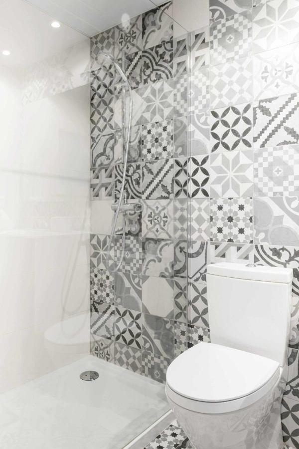 Revitalized Apartment In Historical Building Girona Exterior foto