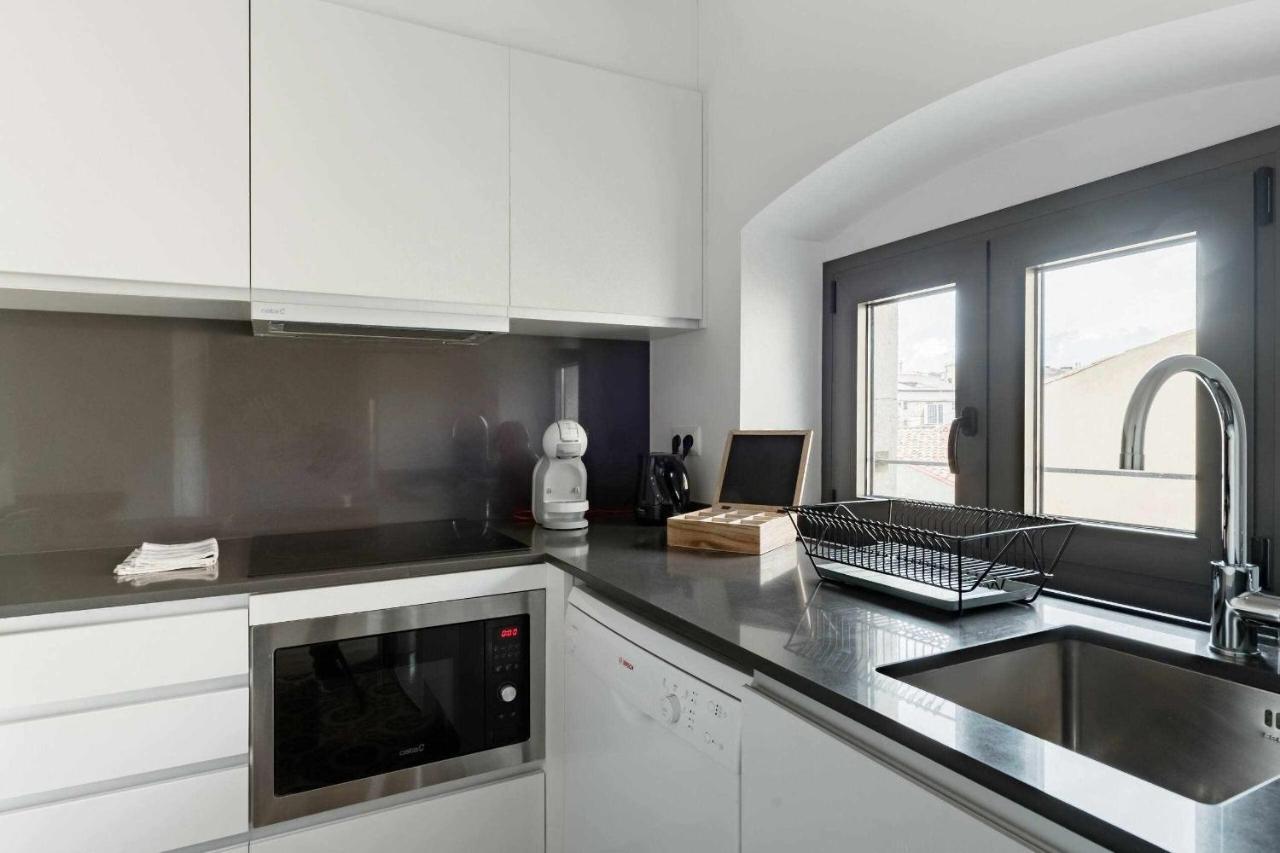 Revitalized Apartment In Historical Building Girona Exterior foto