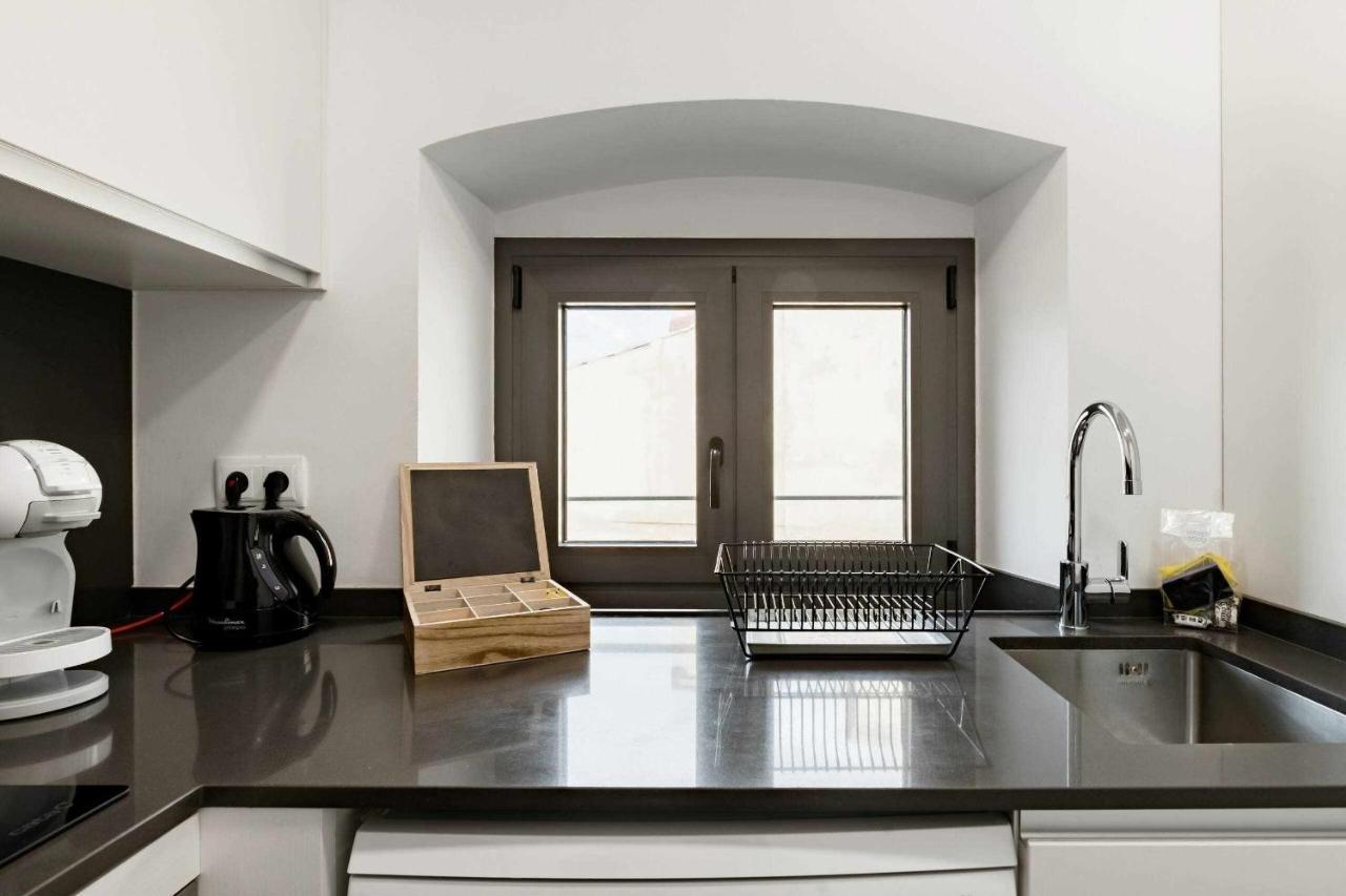 Revitalized Apartment In Historical Building Girona Exterior foto