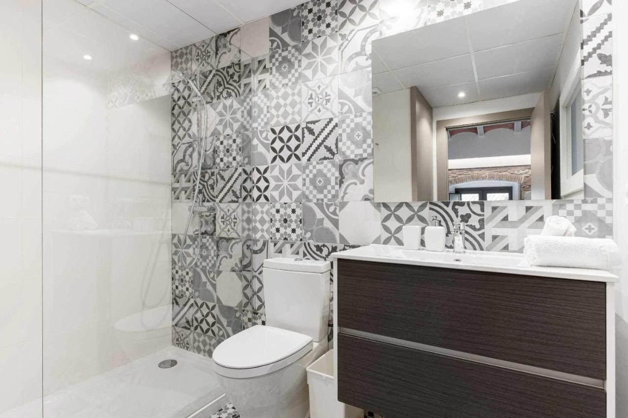 Revitalized Apartment In Historical Building Girona Exterior foto
